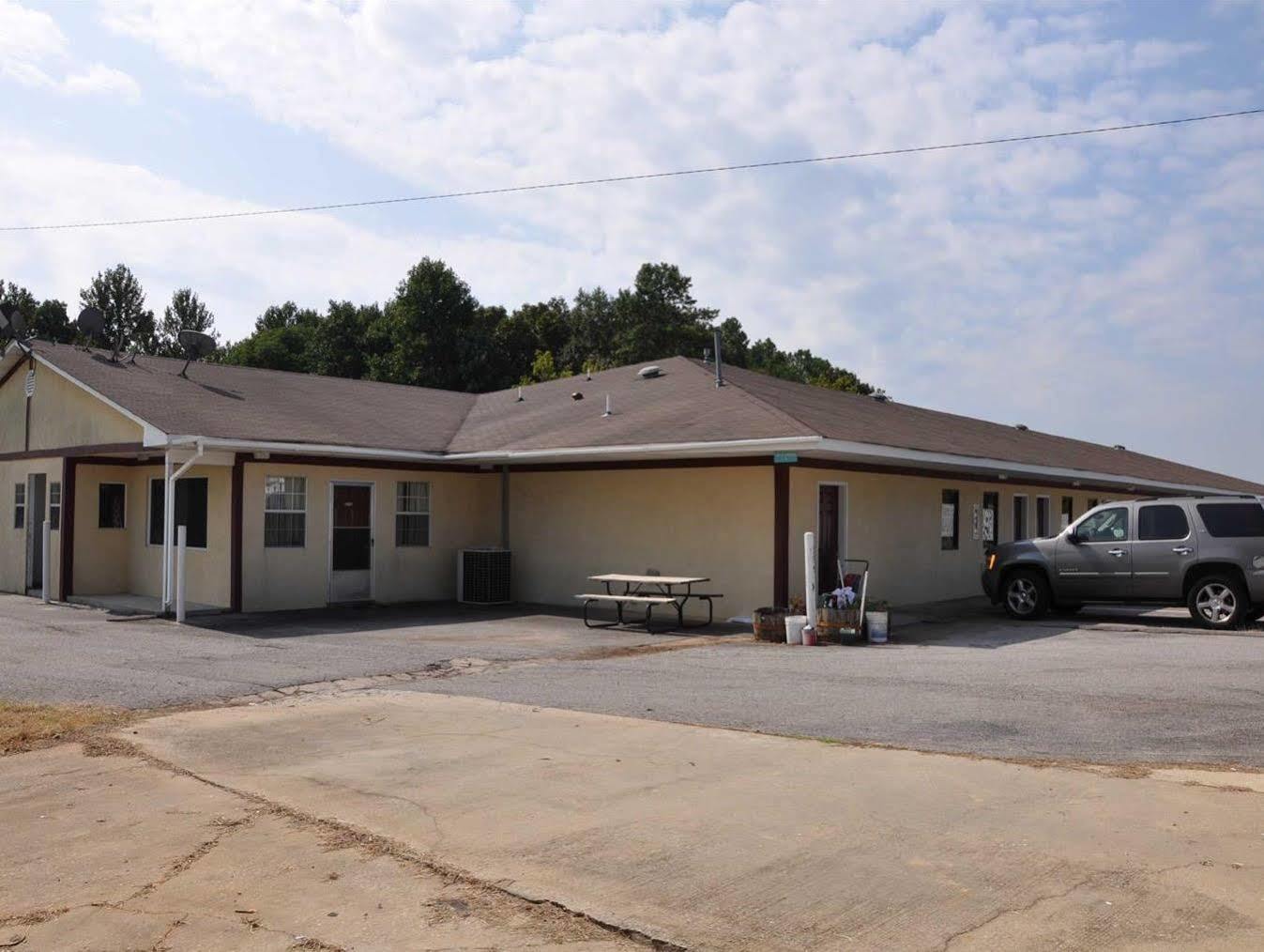 Budget Inn Elkmont Exterior photo